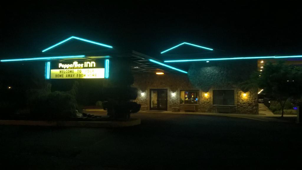 Pepper Tree Inn Beaverton Dış mekan fotoğraf